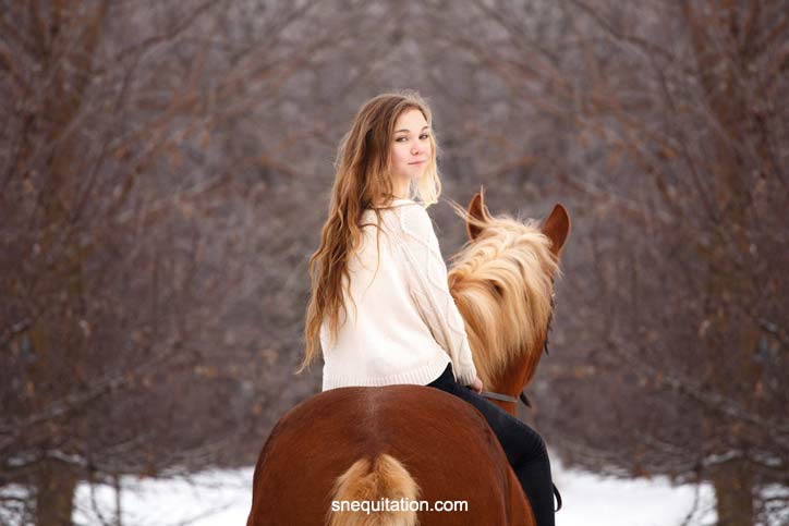 La selle est aussi importante que le filet en termes de relation entre le cheval et son cavalier