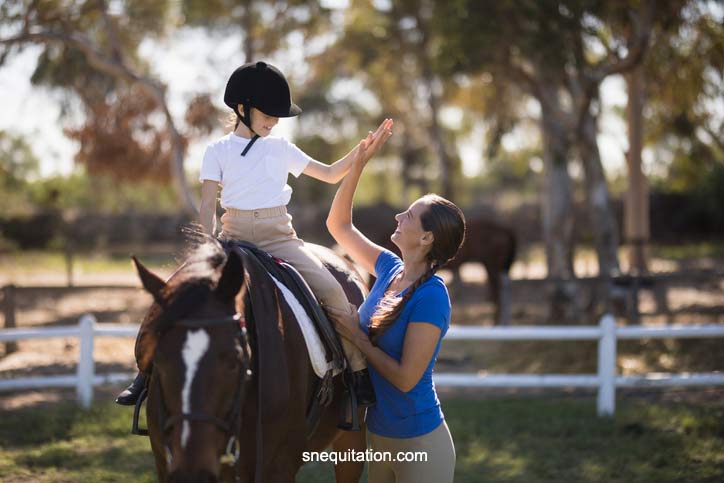 La selles de cheval de 16 pouces sont particulièrement adaptés aux enfants et aux jeunes gens au stade de l'adolescence
